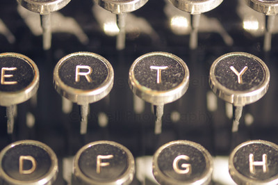 VintageTypewriter-1
