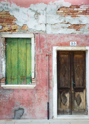 Everywhere decay